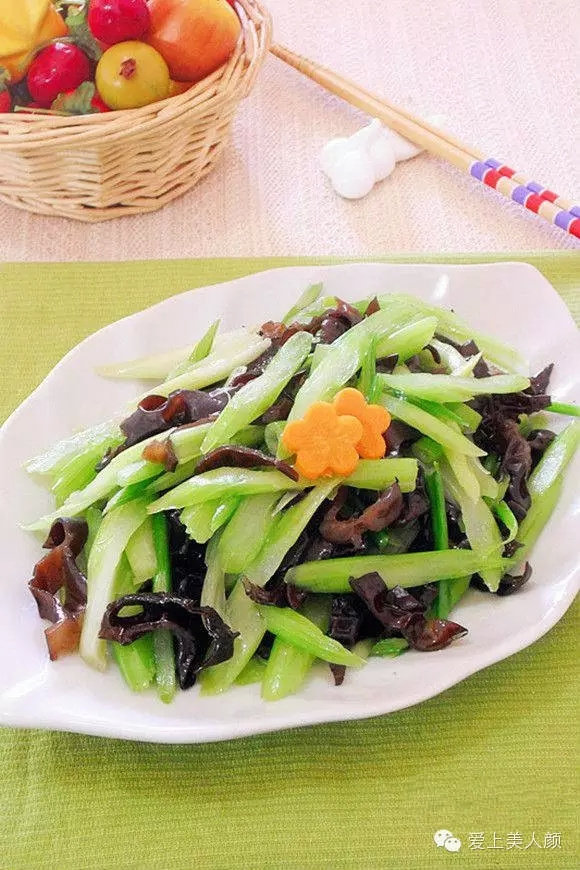 香肠锅饼家常做法,配料有哪些