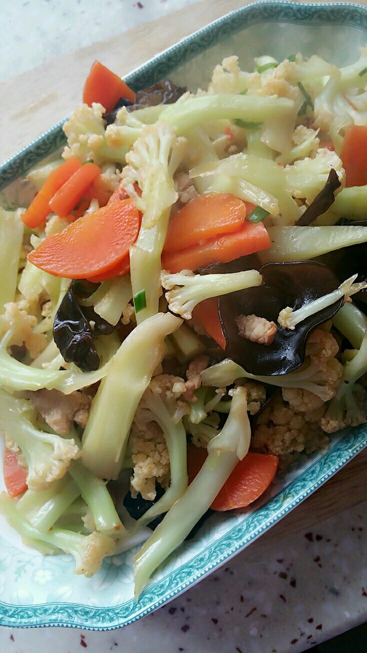 酸辣鸭汤怎么做最好吃,制作方法与配料