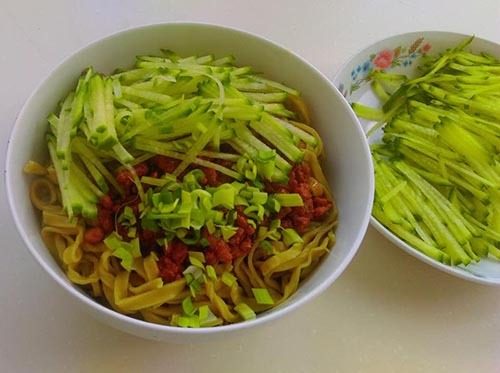 蚕豆焖饭怎么做好吃,最正宗的做法